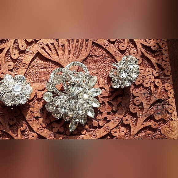 Eisenberg Mid-Century VTG Austrian Crystal Rhinestones Brooch + Earrings Set - Picture 6 of 16